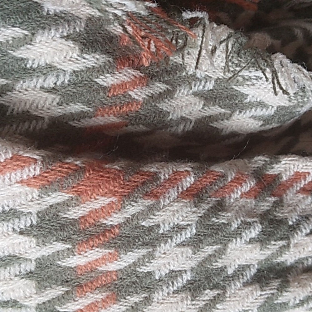 Wrap scarf - Picture 2 of 2